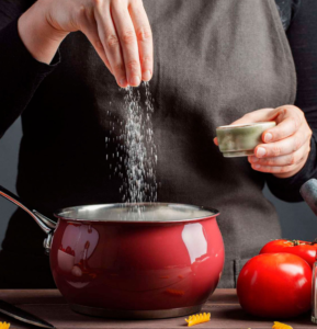 excesso-de-sal-prejudicial-saude-rins-coracao-lipedema-dr-daniel-benitti-cirurgiao-vascular