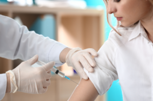 mulheres-tem-mais-reacao-vacina-covid-19-dr-daniel-benitti-cirurgiao-vascular-sp-campinas1