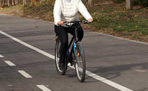 Exercício para emagrecer: bicicleta.